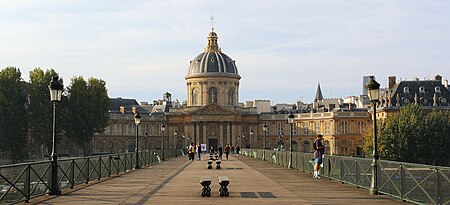 L'Institut de France où siège l'Académie française.