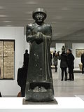 Gudéa, prince de l'État de Lagash, une des œuvres présentées au Louvre-Lens dès son inauguration.